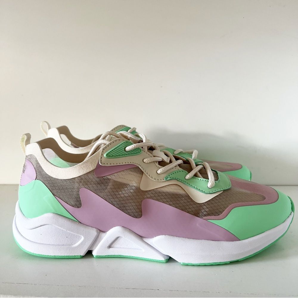 Fabletics NWT larchmont athletic sneakers women’s size 10.5
